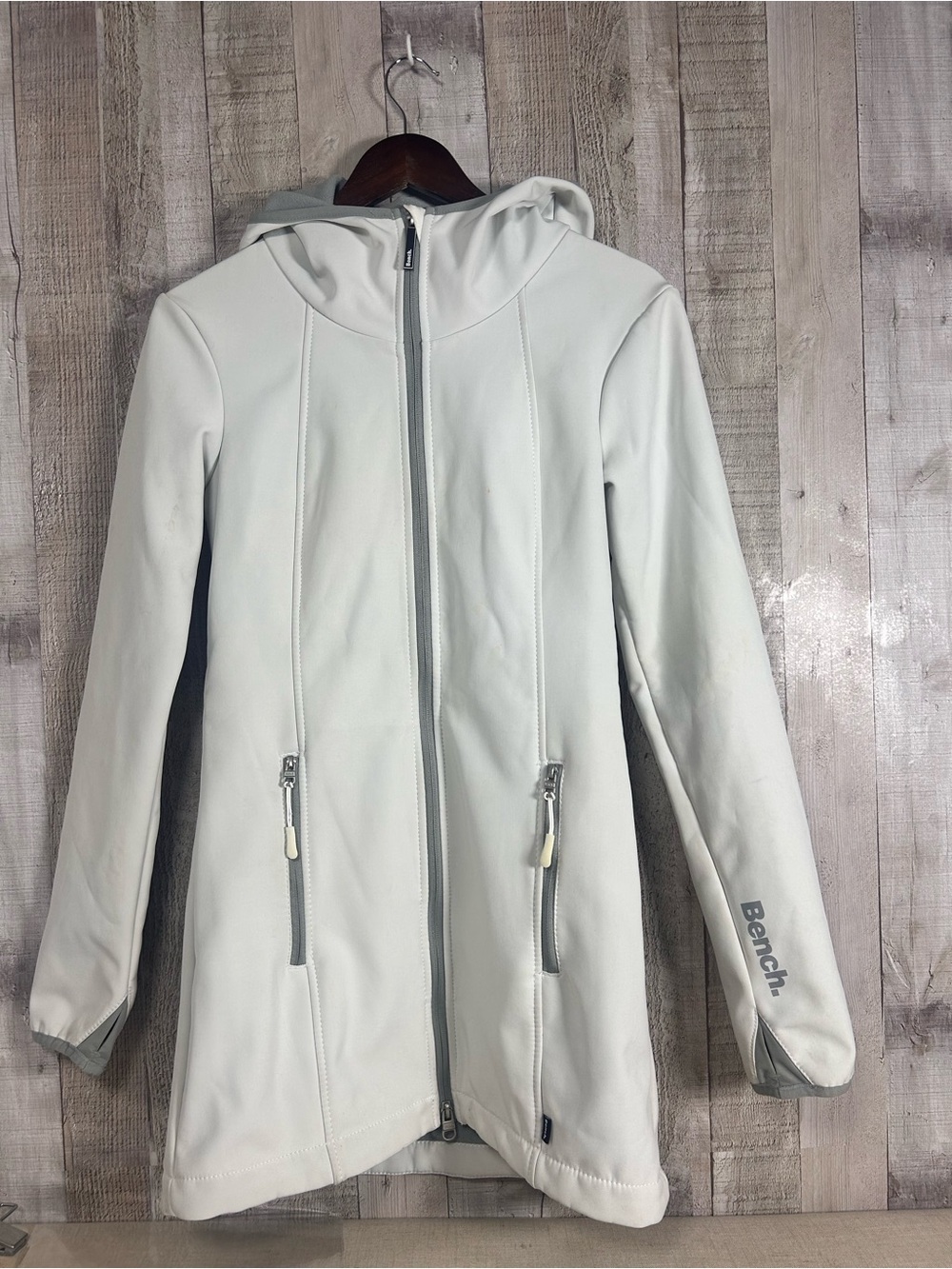 Bench White Longline Softshell
Jacket S Hooded Fleece Lined Thumbhole Full Zip